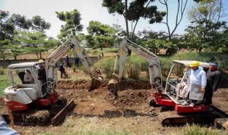 Pemerintah Kota (Pemkot) Bandung menggelar Mapag Hujan serentak di 30 Kecamatan. 