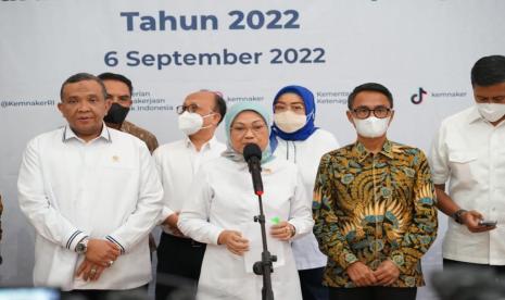 Pemerintah melalui Kementerian Ketenagakerjaan (Kemenaker) memberikan Bantuan Subsidi Upah (BSU) 2022 kepada pekerja/buruh.