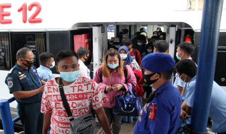 Pemerintah melarang kegiatan mudik untuk mencegah penyebaran Covid-19.