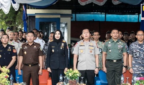 Pemerintah meluncurkan kawasan berikat mandiri.