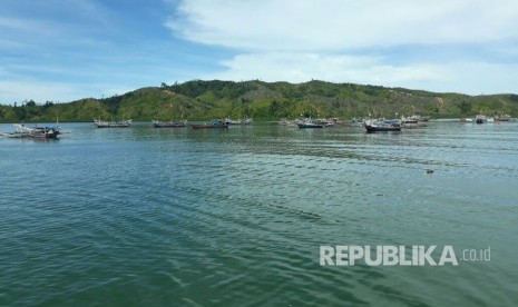 Pemerintah menawarkan potensi kawasan Mandeh di Pesisir Selatan, Sumatra Barat kepada investor dari 15 negara. Mandeh kerap disebut sebagai Raja Ampat-nya Sumatra. 