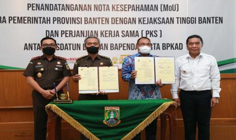 Pemerintah Provinsi Banten melakukan Penandatanganan Nota Kesepahaman (MoU) dengan Kejaksaan Tinggi Banten di bidang perdata dan tata usaha negara. Nota kesepahaman ini diharapkan mampu mengoptimalkan tugas dan fungsi pokok masing- masing dalam memaksimalkan pembangunan di Provinsi Banten.