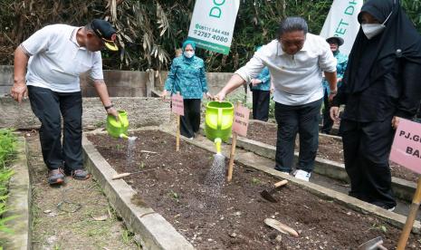 Pemerintah Provinsi (Pemprov) Banten bersama Tim Penggerak (TP) Pemberdayaan Kesejahteraan Keluarga (PKK) se-Provinsi Banten menggelar kegiatan 