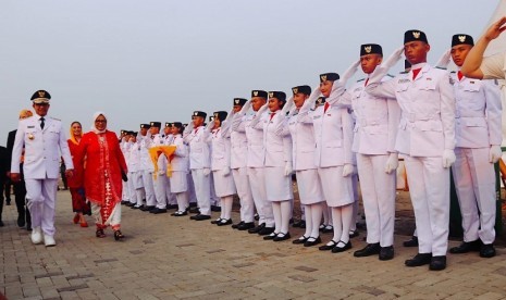 Pemerintah Provinsi (Pemprov) DKI Jakarta menggelar upacara hari kemerdekaan ke-74 Republik Indonesia di Kawasan Pantai Maju atau Pulau D Reklamasi, Sabtu (17/8). 