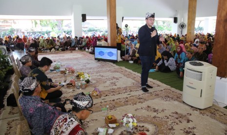 Pemkab Banyuwangi menggelar kelas komunikasi publik bagi ratusan aparatur sipil negara (ASN) daerah, Rabu (3/10).