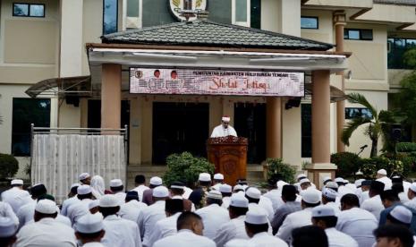 Pemkab HST melaksanakan Shalat Istisqa di Barabai, Hulu Sungai Tengah, Kalimantan Selatan, Kamis (7/9/2023).