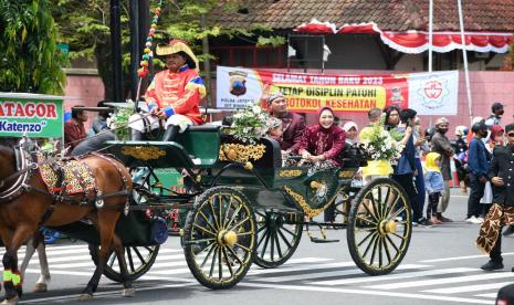 Pemkab Purbalingga menggelar dua acara kebudayaan dalam pelaksanaan Peringatan Hari Jadi me-192 Kabupaten Purbalingga yakni Pahargyan Agung dan Kirab Pusaka Manggala Praja, Ahad (18/12/22). 