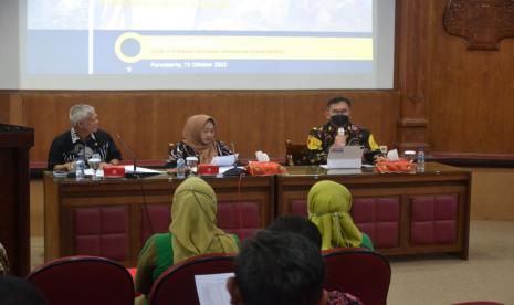 Pemkab Purbalingga menyelenggarakan High Level Meeting Tim Pengendalian Inflasi Daerah (TPID) bersama Kepala Perwakilan Bank Indonesia Purwokerto, kepala OPD terkait dan stakeholder, Kamis (13/10) di gedung OR Graha Adiguna.