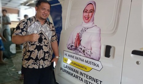 Pemkab Purwakarta, luncurkan mobil layanan internet berjalan.