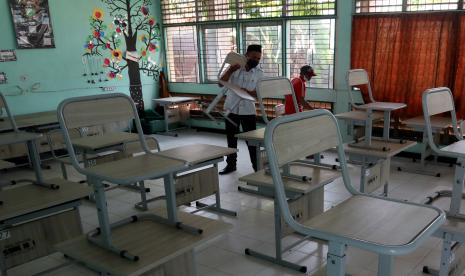 Pemkot Bogor menunda sekolah tatap muka dikarenakan masih zona merah penyebaran Covid-19.