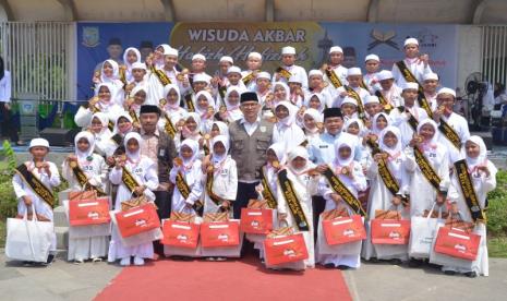 Pemkot Jambi berhasil melahirkan 10.141 para pengfhafal Alquran cilik yang berasal dari siswa SD dan SMP di Kota Jambi, Rabu (6/9/2023). 