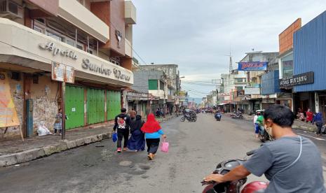 Pemkot Sukabumi berupaya menggandeng perkumpulan atau paguyuban mahasiswa asal Sukabumi yang kuliah di berbagai perguruan tinggi di sejumlah kampus berbagai daerah. Langkah tersebut untuk berkolaborasi membangun Kota Sukabumi. Tampak suasana di jalan Harun Kabir  salah satu sudut kota Sukabumi