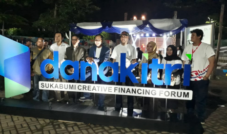 Pemkot Sukabumi majukan pelaku ekonomi kreatif melalui Danakitri dan digelar seleksi peserta di Taman Cikondang, Kota Sukabumi, Sabtu (29/2) malam.