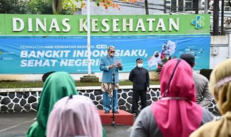 Pemkot Sukabumi memberikan apresiasi kepada insan kesehatan yang menangani pandemi Covid-19 selama 31 bulan. Di mana hingga saat ini penanganan Covid-19 di Sukabumi berjalan dengan baik.