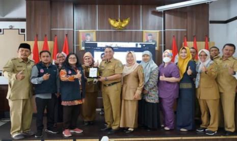 Pemkot Sukabumi menjadi daerah yang tercepat dalam penyelelesaian audit stunting. Sehingga terpilih secara nasional bersama dua daerah lainnya sebagai lokasi best practice audit stunting.