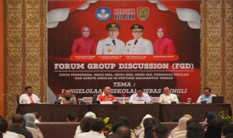 Pemprov Kalteng menggelar Forum Discussion Group (FGD) Penguatan Kompetensi MKKS SMA/SMK/SLB /Pengawas dan Komite Sekolah di seluruh Kalimantan Tengah digelar dengan tema Pengelolaan Sekolah Bebas Pungli, di Ballroom Hotel Aquarius Sampit, Rabu (26/7/2023).