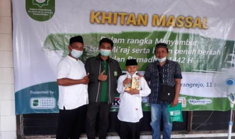 Pemuda Hidayatullah Surabaya menggelar khitan masal gratis pada 11 dan 15 Maret 2021.