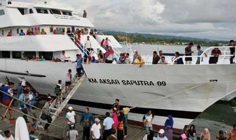 Pelabuhan Kendari, Kendari, Sulawesi Tenggara.