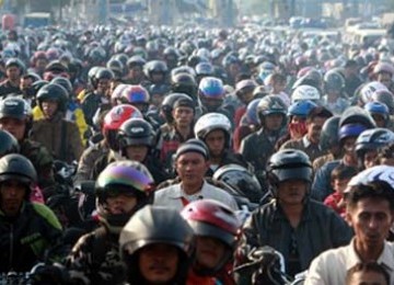 Pemudik motor di Merak