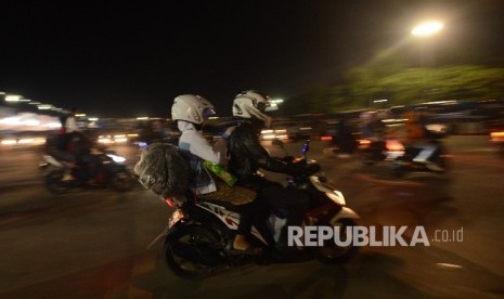 Pemudik yang menuju Pelabuhan Merak.