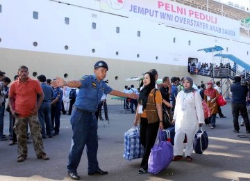 Pemulangan TKI di Pelabuhan Tanjung Priok, Jakarta