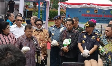 Pemusnahan barang bukti narkotika sebanyak 2,647 Ton di Lapangan Monumen Nasional, Jakarta Pusat.