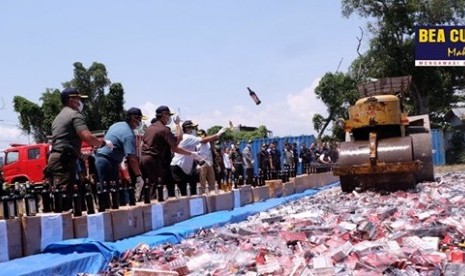 Pemusnahan barang milik negaranoleh Bea Cukai.