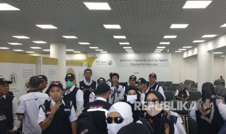 Penampakan ruang tunggu untuk jamaah haji Indonesia yang melalui jalur cepat keimigrasian di Bandara Amir Muhammad bin Abdulaziz, Senin (16/7). 