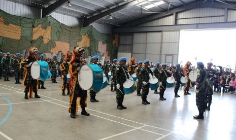 Penampilan Drum Band Senada Tengkorak yang dibawakan oleh Prajurit TNI yang tergabung dalam Satgas Batalyon Mekanis Kontingen Garuda XXIII-J/Unifil (United Nations Interim Force In Lebanon)