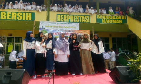 Penampilan siswa MTsN 1 Bogor saat pentas seni di ajang Gebyar Muharram 1441 H.