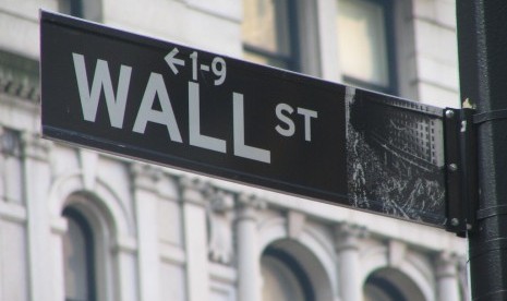 Penanda Wall Street, New York, Amerika Serikat.