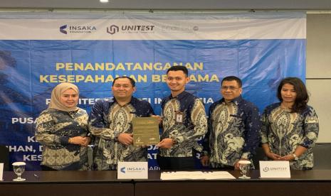 Penandatangan MoU antara Direktur PT Unitest Presisi Indonesia, Maulana Arif Rahman Hakim, dan Owner Pusat Pelatihan Lingkungan EcoEdu.id, Dr Eng Asep Sofyan MT di Bandung.