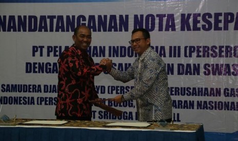 Penandatanganan kerja sama Pelindo III dan PGN untuk pemanfaatan gas bumi.