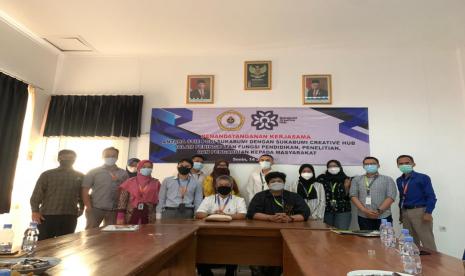 Penandatanganan kerjasama antara Sukabumi Creative Hub (SCH) dan STIE PGRI Sukabumi dalam memajukan ekonomi kreatif di Kota Sukabumi, Senin (14/6) lalu.