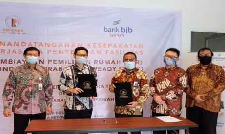 Penandatanganan Kerjasama Repower dengan PT Bank Jabar Banten Syariah dilakukan pada Selasa (29/12) di Gedung Graha Repower Asia, Jalan Warung Buncit Raya, Jakarta Selatan, yang diwakili oleh Direktur Utama PT Repower Asia Indonesia Tbk Aulia Firdaus dengan Direktur Utama PT Bank Jabar Banten Syariah Indra Falatehan.