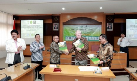  Penandatanganan MoU antara 10 PTKIN dengan the University of Newcastle, Australia. Kerja sama dilakukan di bidang penguatan studi keluarga.