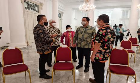 Penandatanganan MoU antara Baznas Bazis DKI Jakarta dan Dompet Dhuafa di tandatangani langsung oleh Ketua Yayasan Dompet Dhuafa Nasyith Majidi, dan Saat Suharto Amjad Wakil Ketua Baznas Bazis DKI, dengan disaksikan langsung oleh Gubernur DKI Jakarta Anies Baswedan. Penandatanganan dilaksanakan di Balaikota DKI Jakarta pada Kamis (5/7).