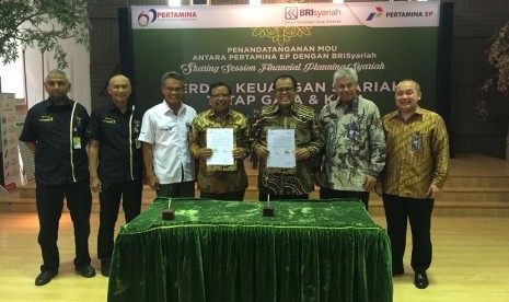 Penandatanganan MOU antara PT Pertamina EP dengan BRISyariah tentang kerjasama layanan dan pemanfaatan jasa perbankan syariah untuk mendukung kegiatan operasional PT Pertamina EP.