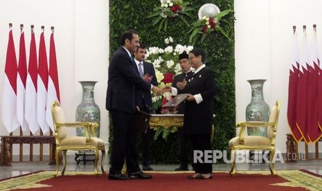 Penandatanganan nota kesepahaman antara pemerintah Indonesia dan Qatar, di Istana Bogor, Rabu (18/10). 