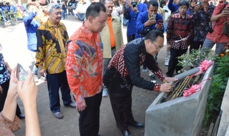 Penandatanganan nota kesepakatan Universitas Negeri Yogyakarta dan  Pemkab Magelang di Kampung Wisata Air Blaburan.