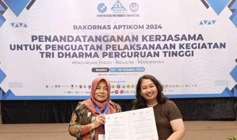 Penandatanganan perjanjian ini dilaksanakan pada acara Rapat Koordinasi Nasional (RAKORNAS) Asosiasi Perguruan Tinggi Informatika dan Komputer (APTIKOM) 2024, yang berlangsung pada Jumat 25 Oktober 2024 di Hotel Santika Dyandra, Medan.