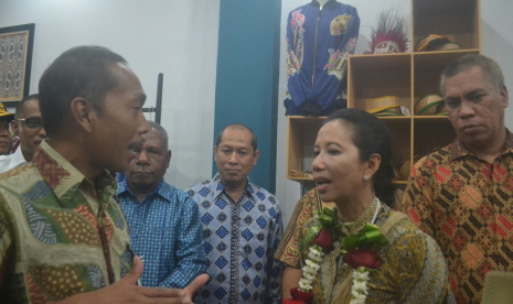  Penandatanganan Perjanjian Kerja Sama tentang Penggunaan Sebagian Properti BNI sebagai Lokasi Penempatan Peralatan Navigasi Penerbangan Untuk Mendukung Konektivitas Ruang Udara Papua di Sentani, Papua, Jumat (11 Januari 2018). Hadir pada kesempatan ini Menteri Badan Usaha Milik Negara (BUMN) RI Rini Soemarno, Direktur Utama Air Nav Novie Riyanto Rahardjo, dan CEO BNI Papua Mochammad Harsono.