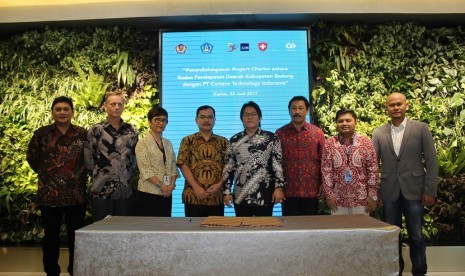 Penandatanganan Project Charter antara Bapenda Kabupaten Badung dengan PT Carstenz Technology Indonesia