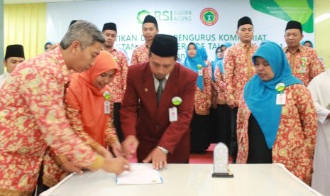 Penandatanganan SK kepengurusan PPNI RSI SA. 