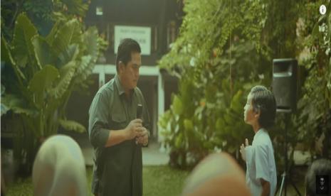 Penantian Menteri BUMN Erick Thohir mendengarkan duet Judika dan Nurlela akhirnya terwujud. Tembang berjudul Tak Pernah Tinggalkanku resmi dirilis di akun Youtube Judika Entertainment pada Kamis (21/4). Meski baru diunggah sekitar tiga jam, official music video ini mendapat sambutan hangat dengan telah dilihat tujuh ribu orang.