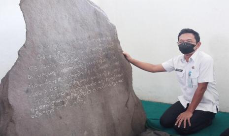 Penataan kawasan cagar budaya di Batutulis, Kecamatan Bogor Selatan, Kota Bogor masih dalam proses kajian. Sebab, Pemerintah Kota (Pemkot) Bogor masih harus melakukan pembebasan lahan untuk bisa mengintegrasikan kawasan wisata budaya di sana.