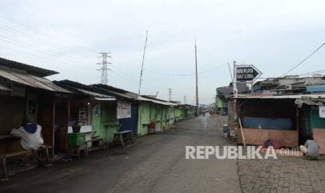 Penataan Ulang Kalijodo. Aktivitas di Kawasan Kalijodo saat siang hari, Jakarta, Kamis (11/2).