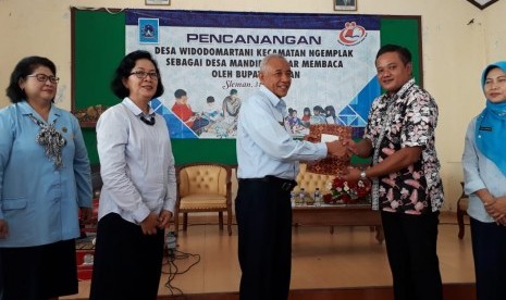 Pencanangan Desa Widodomartani sebagai Desa Mandiri Gemar Membaca, Selasa (31/7).  Desa Widodomartani sendiri memiliki perpustakaan di 16 dari 19 padukuhan yang ada.