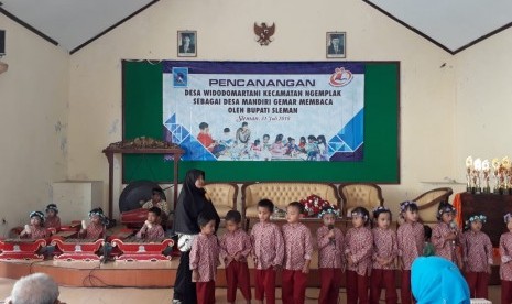 Pencanangan Desa Widodomartani sebagai Desa Mandiri Gemar Membaca, Selasa (31/7).  Desa Widodomartani sendiri memiliki perpustakaan di 16 dari 19 padukuhan yang ada.