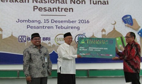  Pencanangan Gerakan Nasional Non Tunai (GNNT) di Pesantren Tebuireng Jombang, Kamis (15/12).